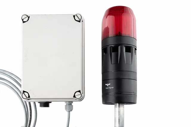 Noccela Signalling Flash controller box with a red signal light